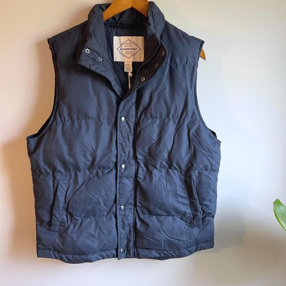 NWT St. John's Bay Navy Blue Puffer Vest Size Medium - Picture 1 of 3